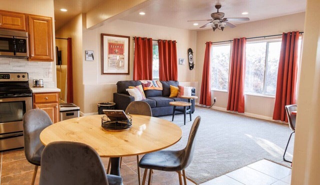 New! Paragliding Paradise | Hot Tub | Grill | View