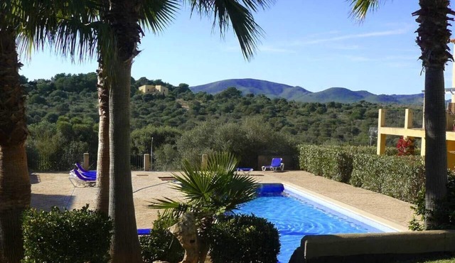Nice apartment for 4-5 people with communal pool in the Cala Mandia