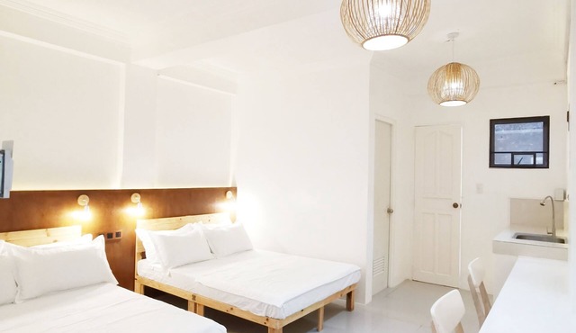 NomadsMNL Hostel