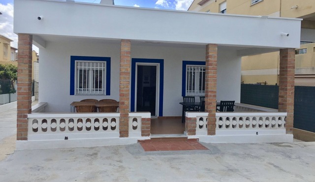OLIVA HOLIDAYS 4- SINGLE-FAMILY HOUSE BY THE BEACH.
