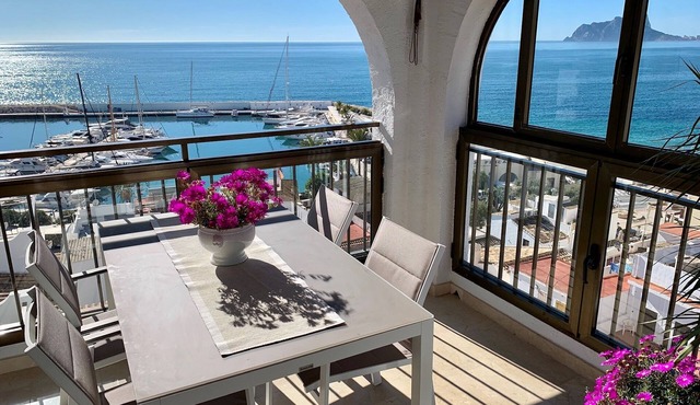 Penthouse Apartment with Stunning Sea & Marina Views