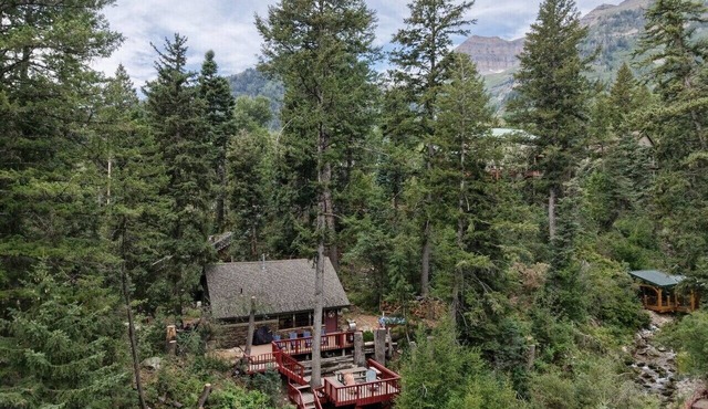 Private mountain escape Above the creek Hot tub Quiet setting Tucked into Sundance Canyon