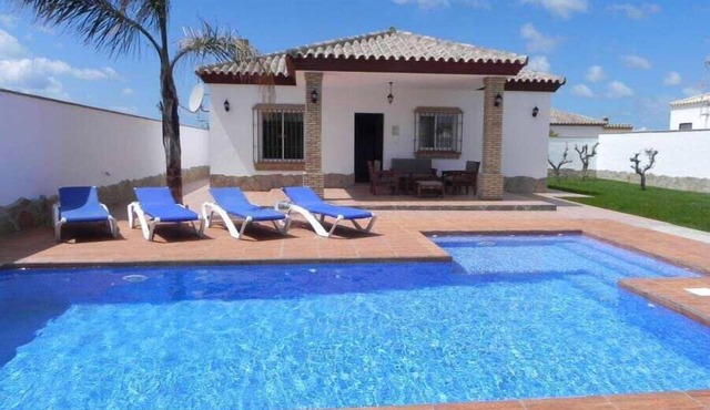 Private pool, outdoor kitchen and bar, free Wi-Fi, brick barbecue, shady verandas - Casa David -