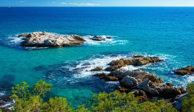Private pool with access to BCN and Costa Brava!