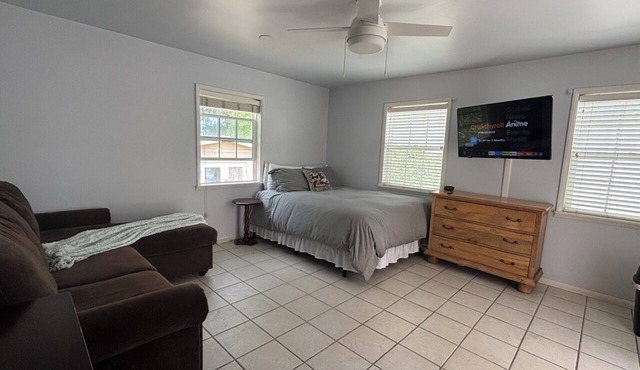 Private studio in Redondo Beach - steps from the beach