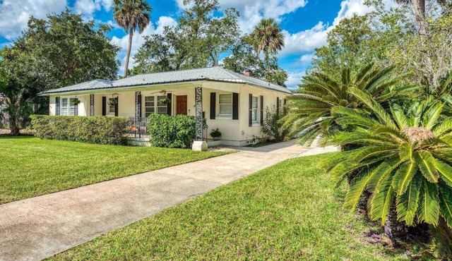 Private Yard, Walk to Restaurants and Historical Sites, Within Flagler Campus, $300 in Free Tickets!
