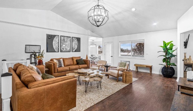 Quiet Comfortable Cliffside Estate near USU in Logan