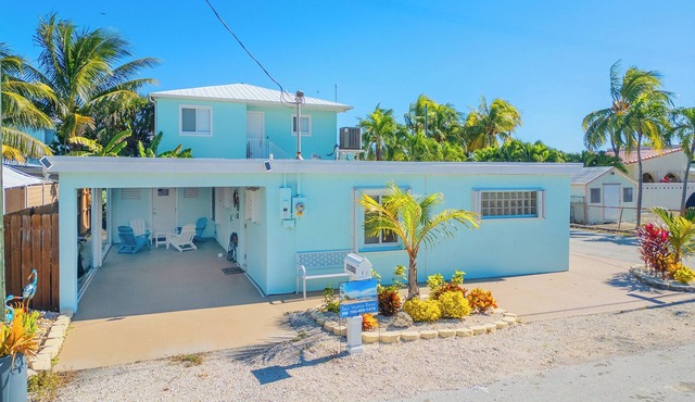 Relaxing Marathon Keys Home, Bikes & Beach Gear included Near Sombrero Beach