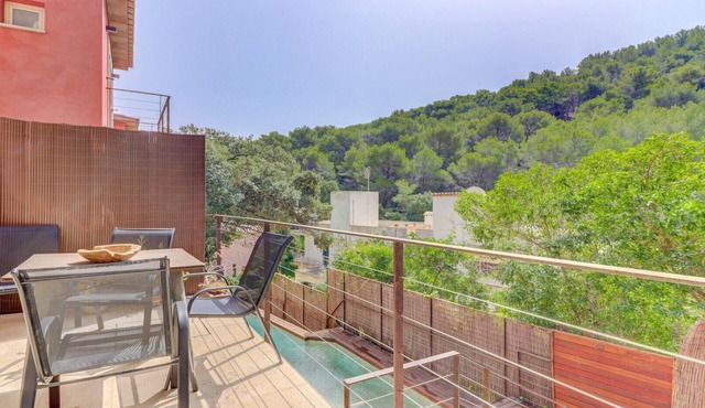 Roof top jacuzzi, walking distance to the beach