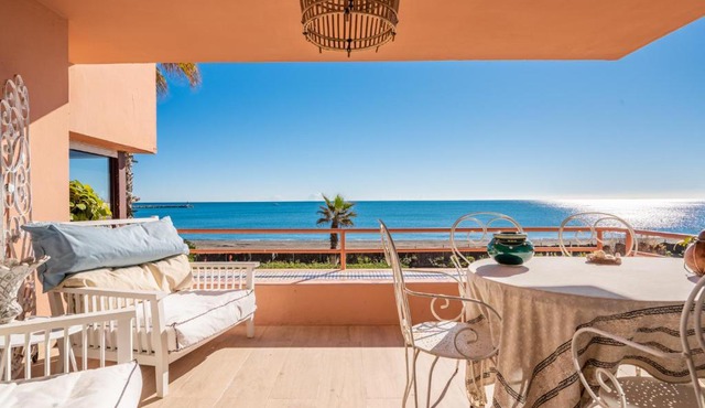 Royal Front Beach Apartment