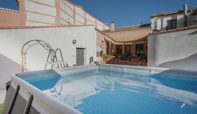 Rural House 'La Real Herrería' in Ávila with Private Pool, Garden, and Wi-Fi