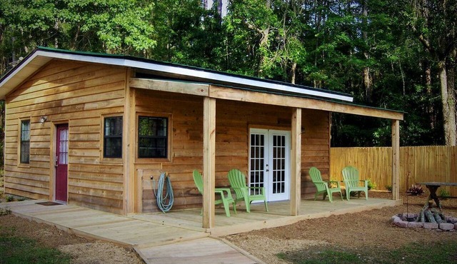 Rustic Creekside Cabin Rental with a Private Dock near the Georgia Coast in Shellman Bluff