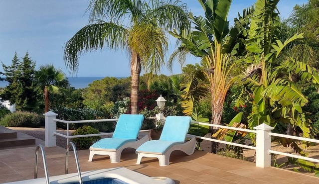 Santa Eulalia Del Rio: chalet - IbizaHouse with character with pool and bbq place and magic seaview