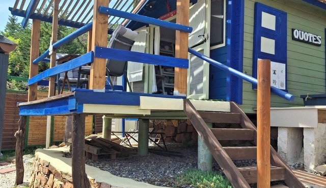 Self-catering, ocean views, walk to beaches. BBQs, secure parking, set in nature