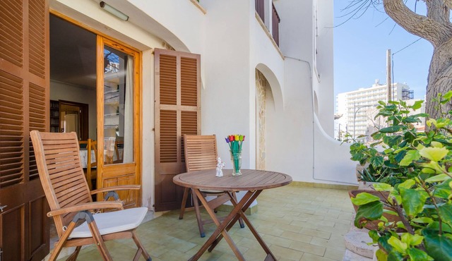 SON HOMS - Beautiful townhouse with patio and terrace, near the sea. Free WiFi