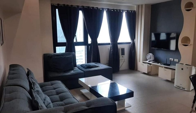 Spacious 2 Bedroom Unit with Pool