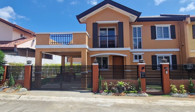 Spacious 4-bedroom house with AC in gorgeous Silang