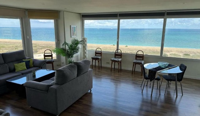 Spacious Apartment in Valencia with Sea View - 160 sqm