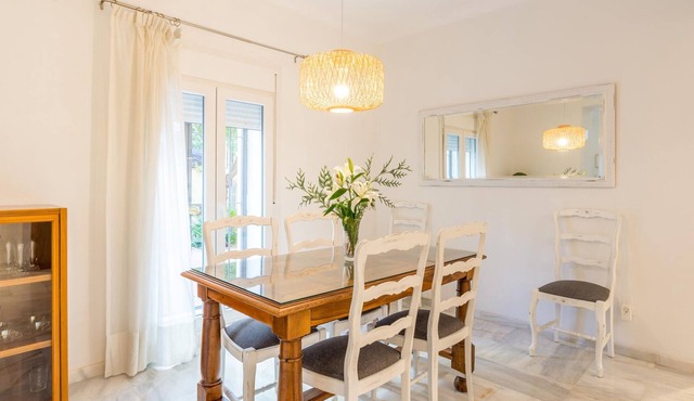 Spacious apartment near La Malagueta Beach, Málaga