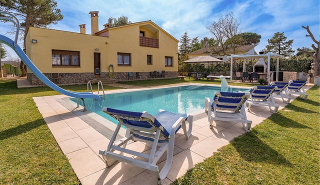 Spaciously equipped vacation home in Catalonia.