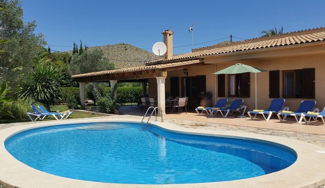 SPECIAL PRICES! Countryside Villa with Private Pool and privacy