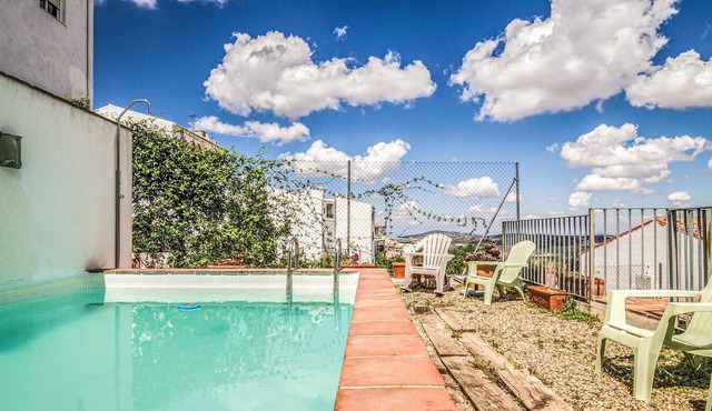 Spend a dream vacation in this charming rural vacation home in Luque with private pool and panoramic