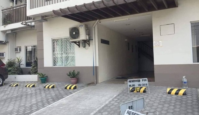 Studio Condo Near Manila Airport $25 per day