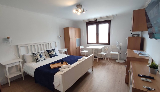 Studio with parking at the door and Wifi.
