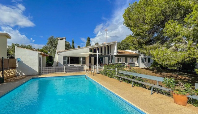 Stunning home in Cales de Mallorca