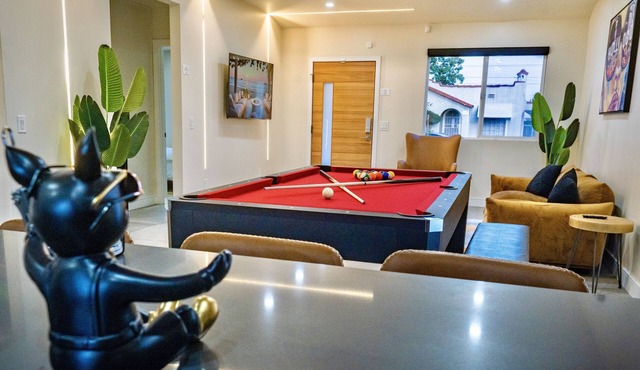 Stunning LA Dreams Bungalow between DTLA and Disney