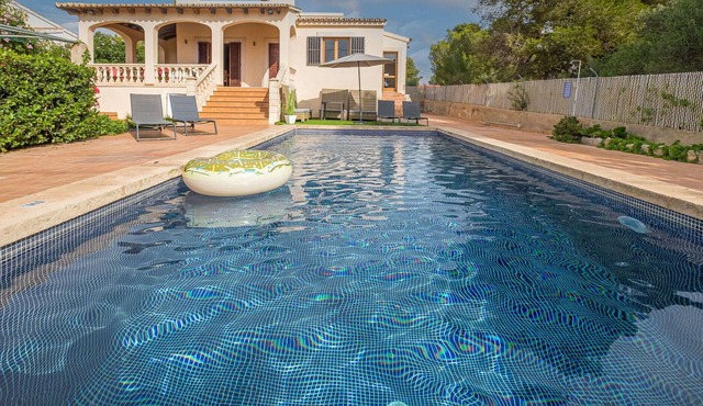 Stunning private villa for 6 guests with private pool, TV, terrace and parking