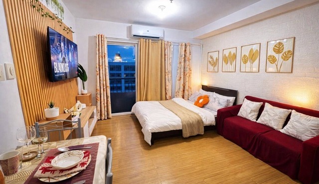 Stylish and Affordable Staycation in the Heart of the City