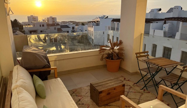 Sunset Ocean View Apartment with parking