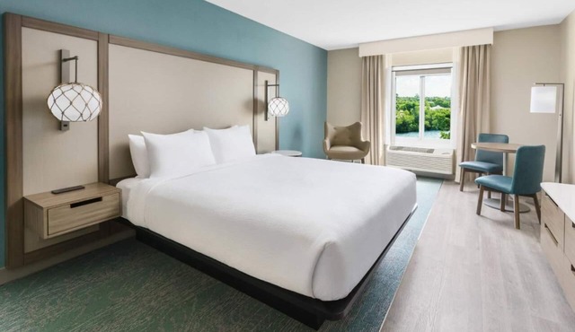 Ultimate Marathon Key Getaway! Outdoor Pool, Free Breakfast, Pets Allowed!