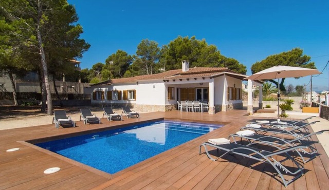 Vacation Home "Anglesos" with Private Terraces, Private Pool & Wi-Fi