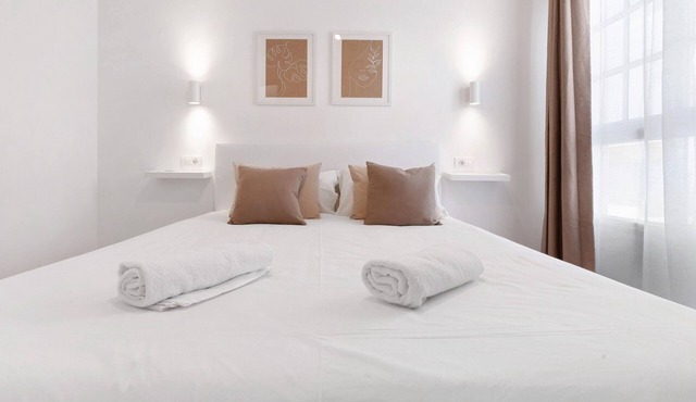 Vacation Home "Bungalow Carpe Diem Capri" with Mountain View, Shared Pool & Terrace