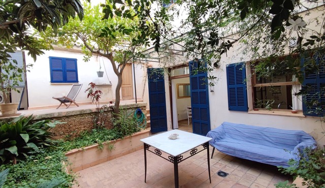 Vacation Home "Can Marinero" with Private Garden, Balcony & Wi-Fi
