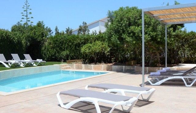 Vacation home close to the beach with private pool. Quiet location. 5min to Sa Coma beach.