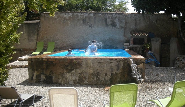 Very comfortable and spacious house. 3000m2 of garden, barbecue and private pool