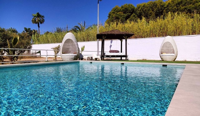 Villa '30 People, Pool, Disco,10 Min Beach' with Mountain View, Wi-Fi and Air Conditioning