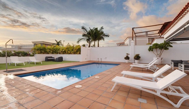 Villa "Aurora Playa La Arena" with Sea View, Private Heated Pool & Wi-Fi