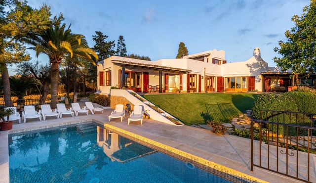 Villa Bon Viure with Sea View, Wi-Fi, Air Conditioning, Pool, Garden & Terraces; Parking Available