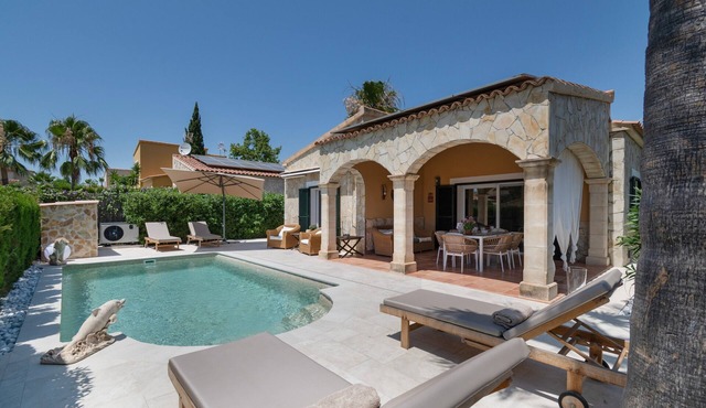 Villa 'Casa Mayor Strand Es Trenc 5 Min' with Private Pool, Wi-Fi and Air Conditioning