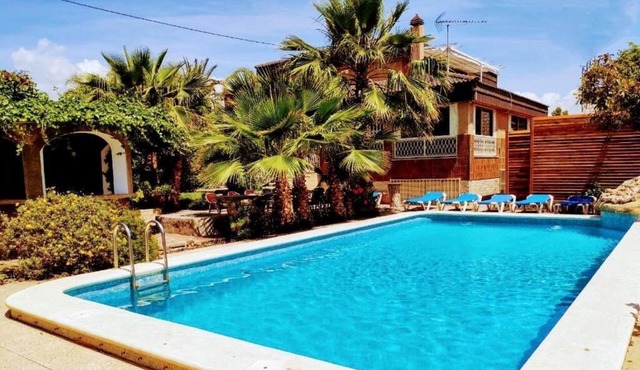Villa Chalet Benidorm - Private pool, AirCon, Walk to city centre and beaches