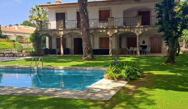 Villa de lujo con piscina, jardín y vistas al mar, a 100m de la playa en S'Agaró - ES-209-27