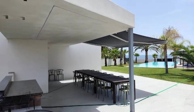 VILLA EULALIA, LUXURY ON THE FIRST LINE OF THE SEA