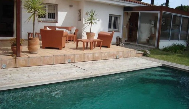 Villa Gemini: 4 bedrooms, 2 bathrooms, garden, swimming pool, pets allowed
