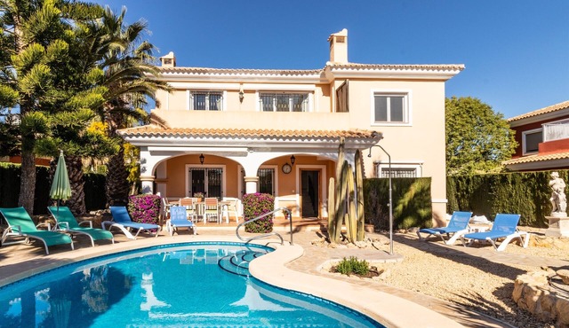 Villa Henri spacious 6P villa with private pool