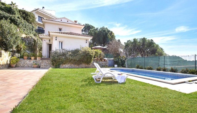 Villa in Lloret de Mar with Private Pool