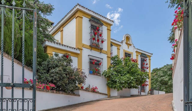 Villa in Priego with pool near Sierras Subbéticas